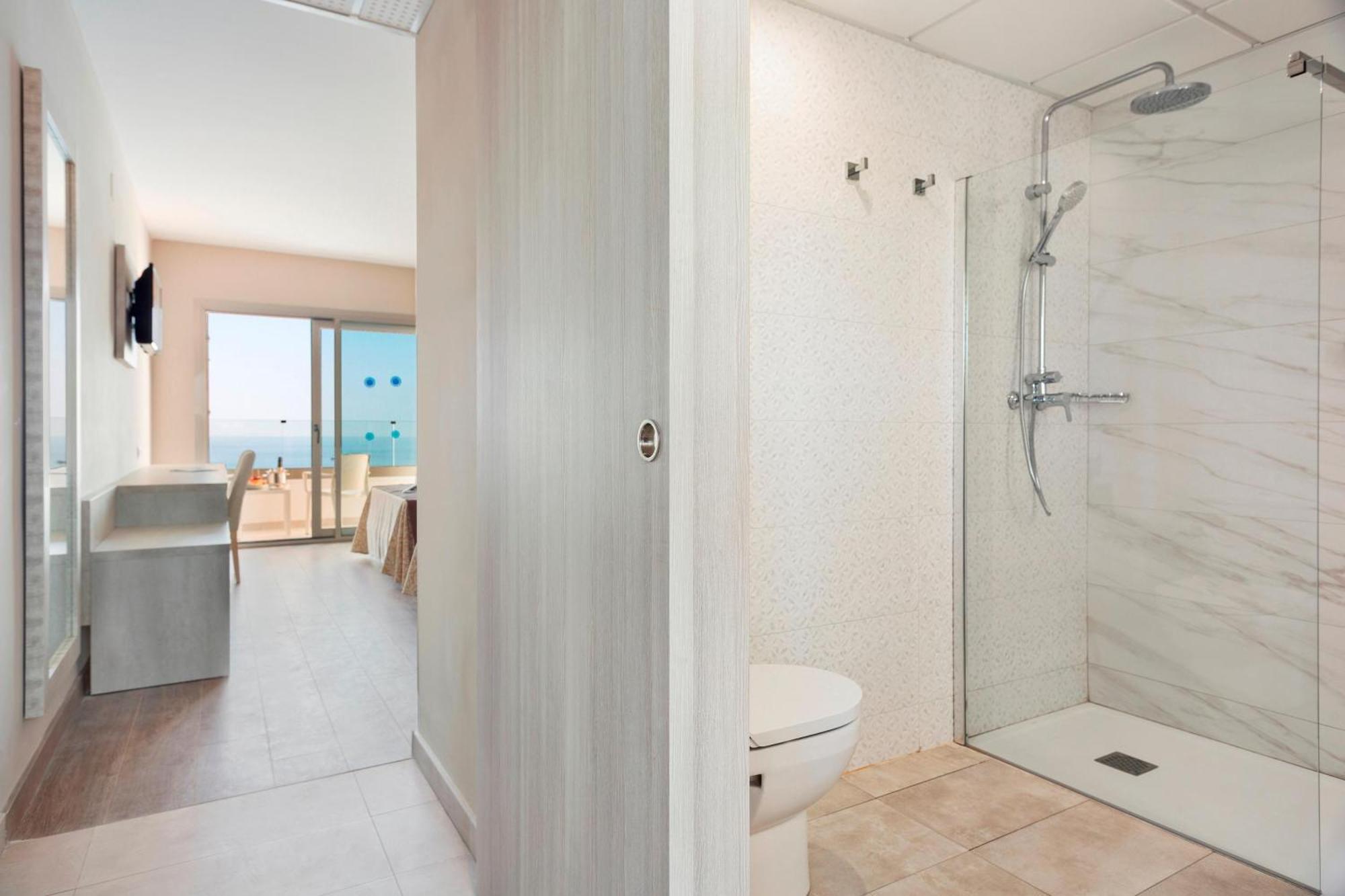 Hotel Best Punta Dorada ซาลอว์ ภายนอก รูปภาพ