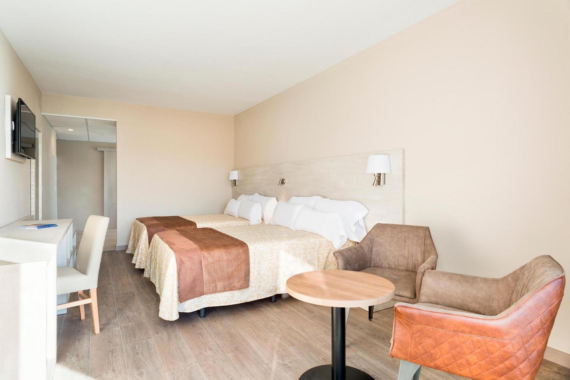 Hotel Best Punta Dorada ซาลอว์ ภายนอก รูปภาพ