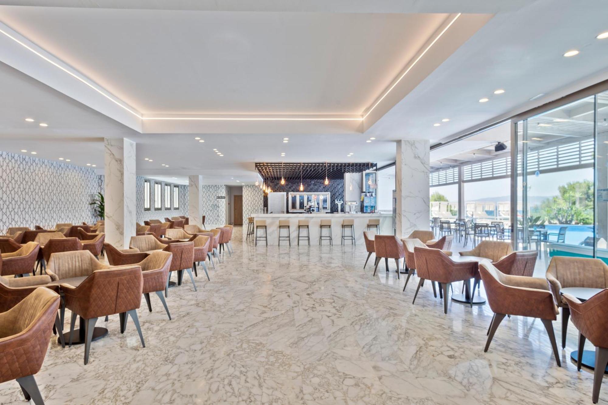 Hotel Best Punta Dorada ซาลอว์ ภายนอก รูปภาพ