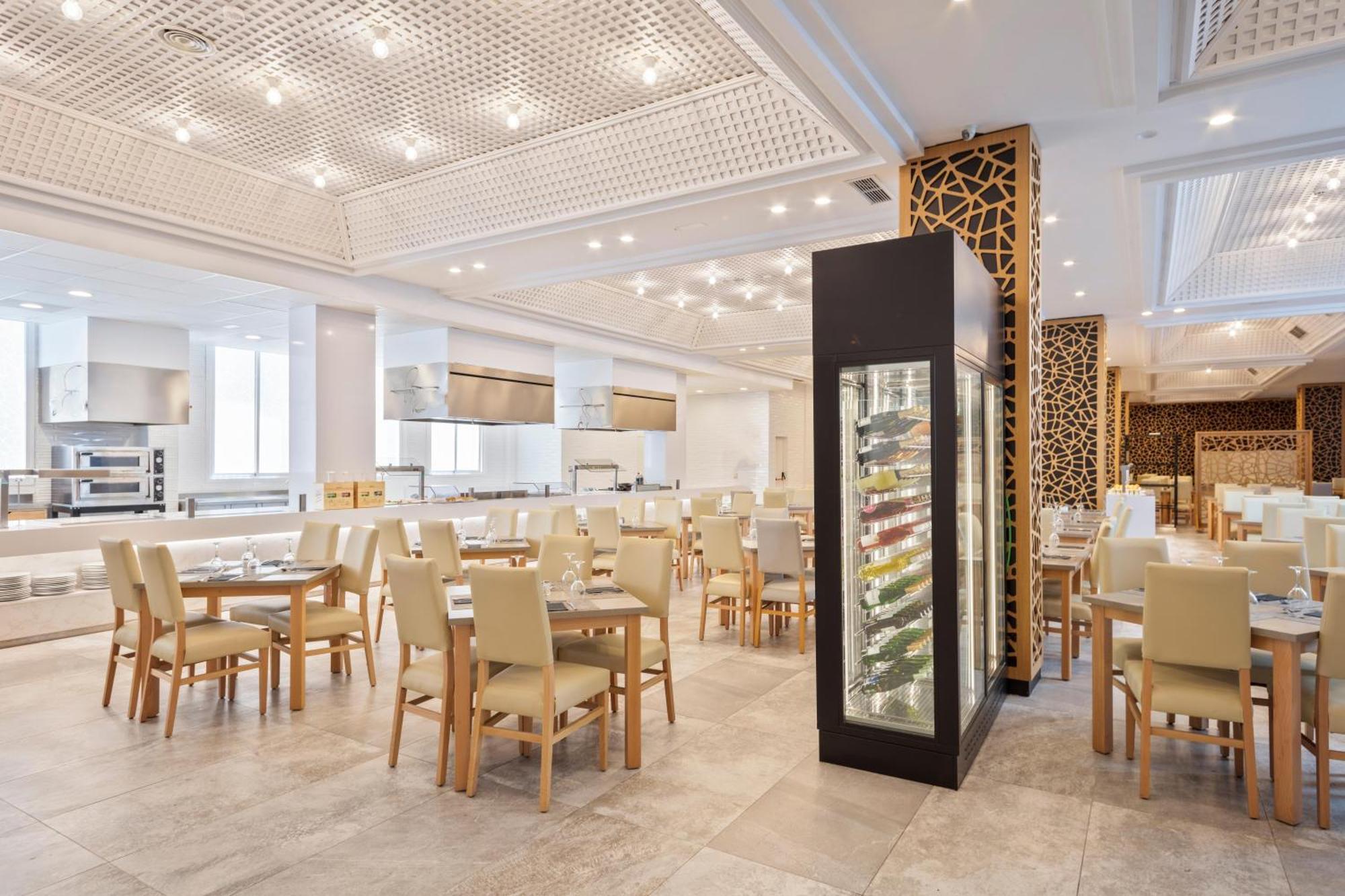 Hotel Best Punta Dorada ซาลอว์ ภายนอก รูปภาพ