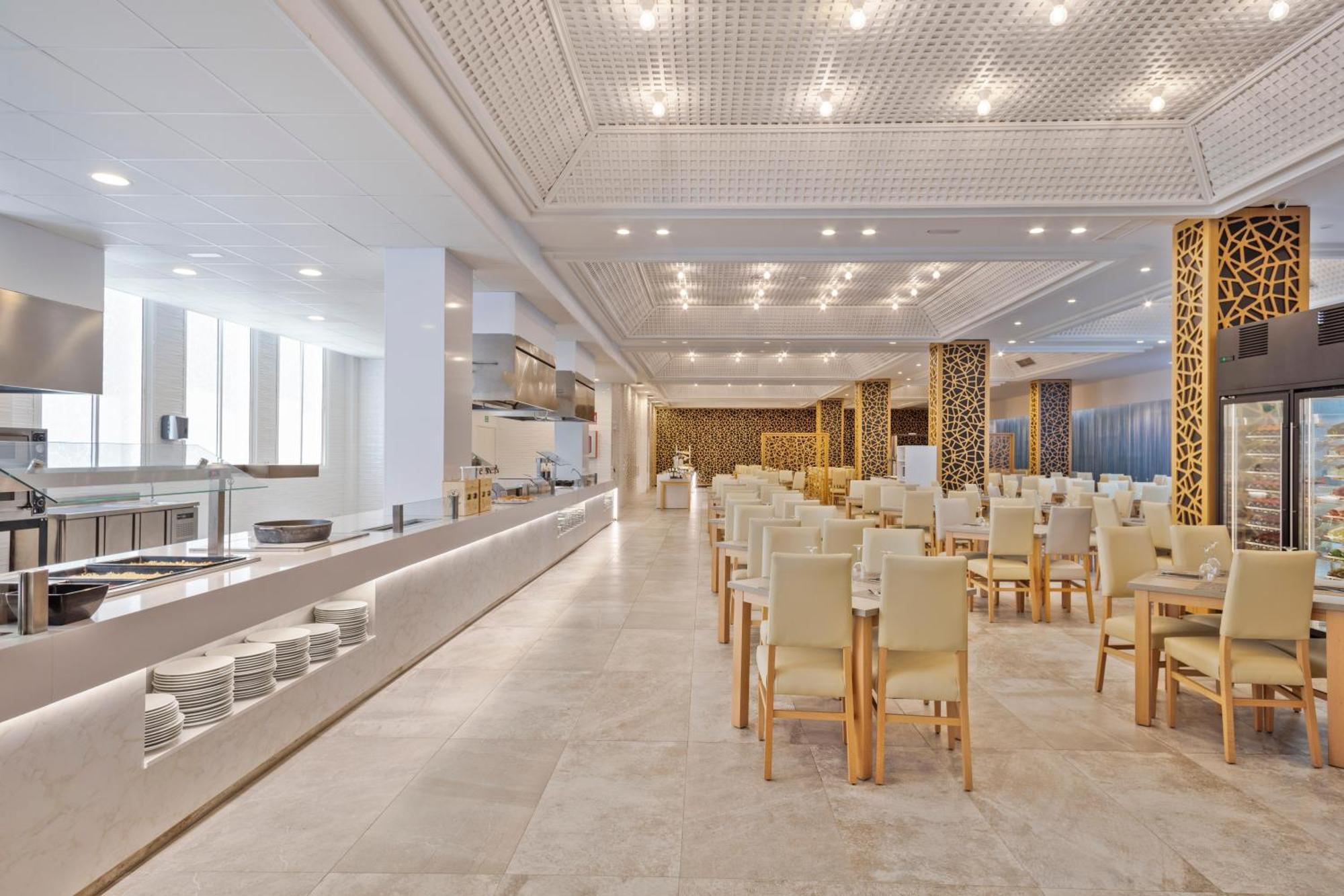 Hotel Best Punta Dorada ซาลอว์ ภายนอก รูปภาพ